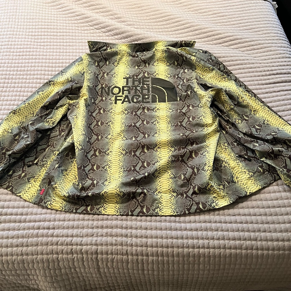 The North Face x Supreme Snakeskin Jacket/wind breaker
